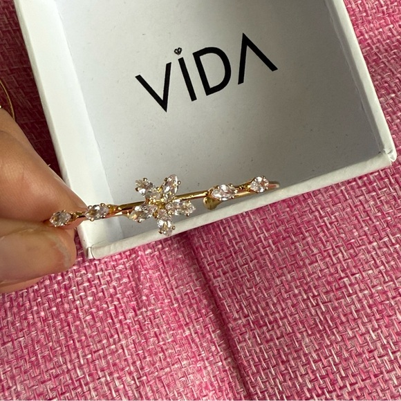 VIDA Gold and Silver Butterfly and Flower Bracelets for Toddler - Picture 6 of 7